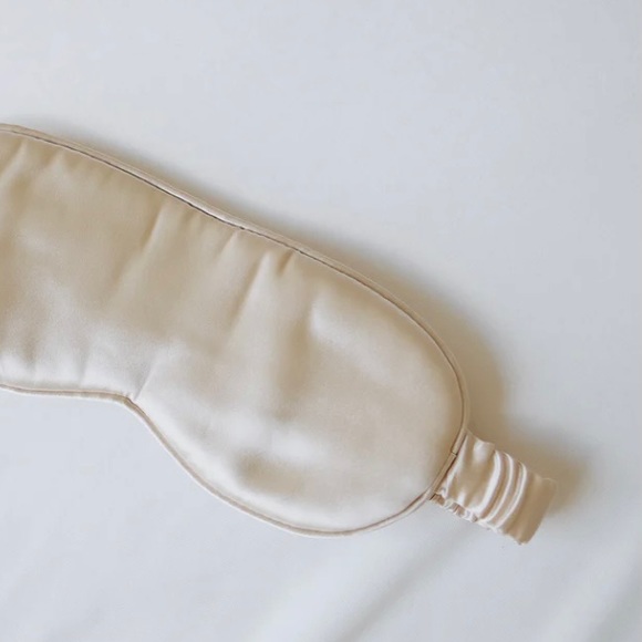 Silk Sleeping Eye Mask - Picture 5 of 5